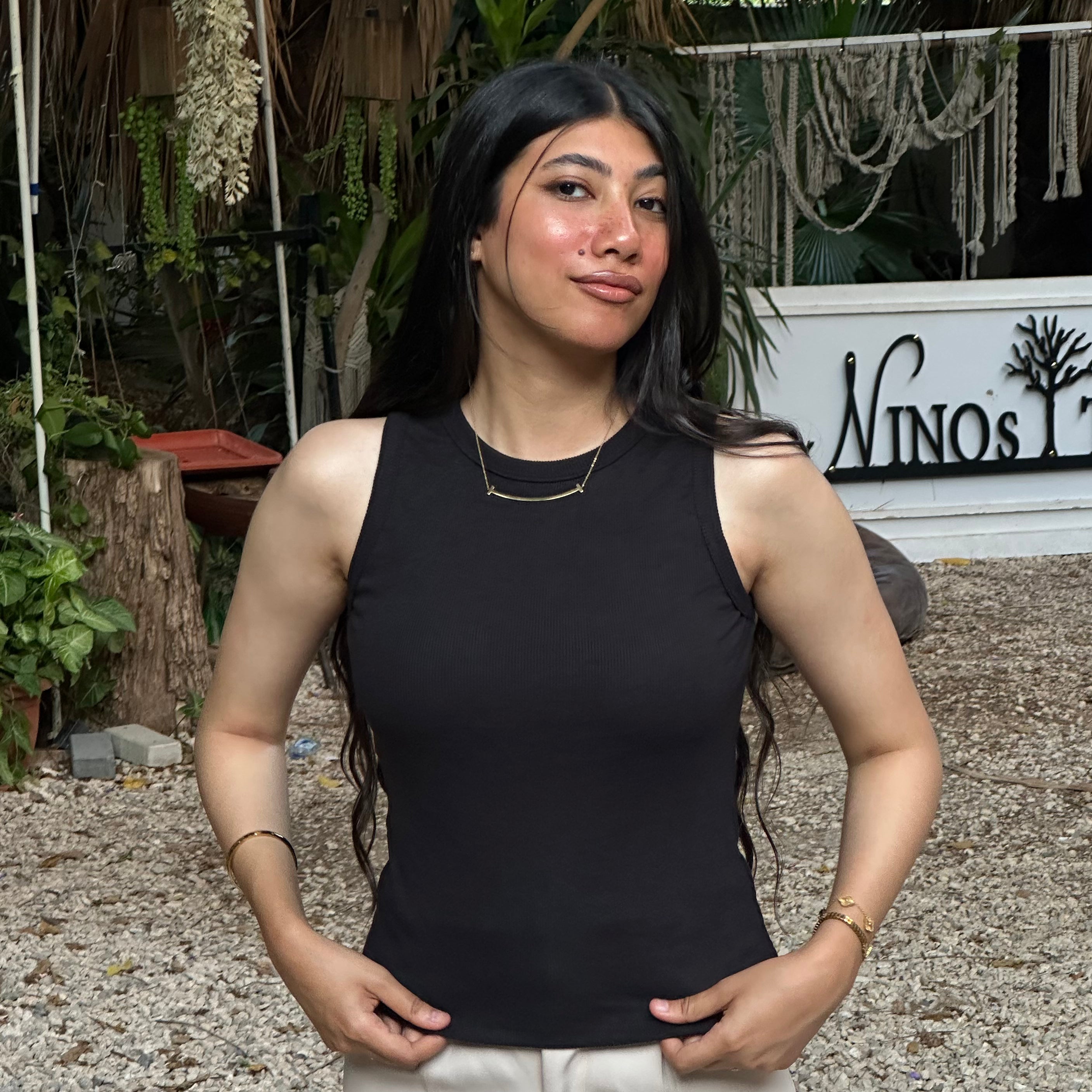 BLACK TANK TOP