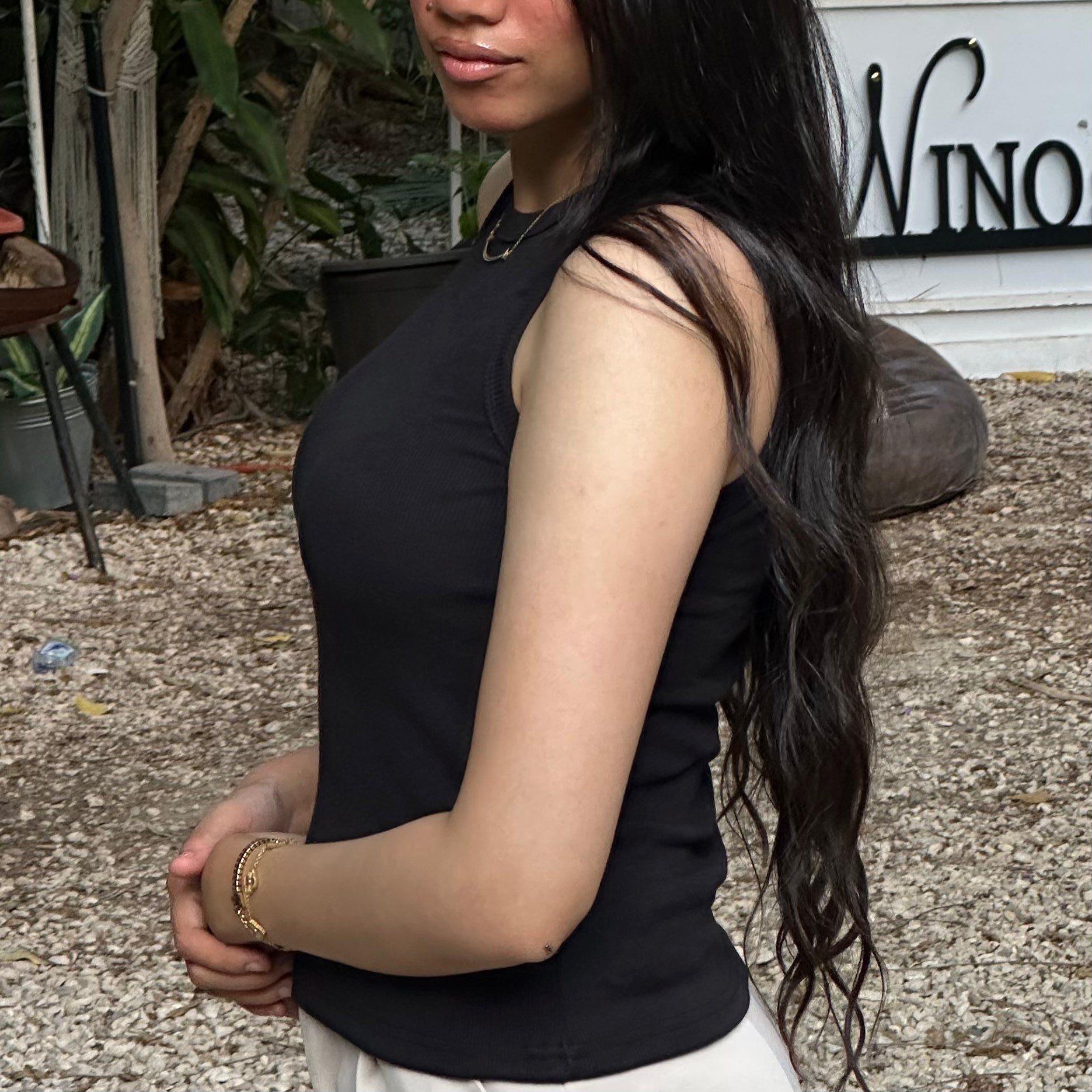 BLACK TANK TOP