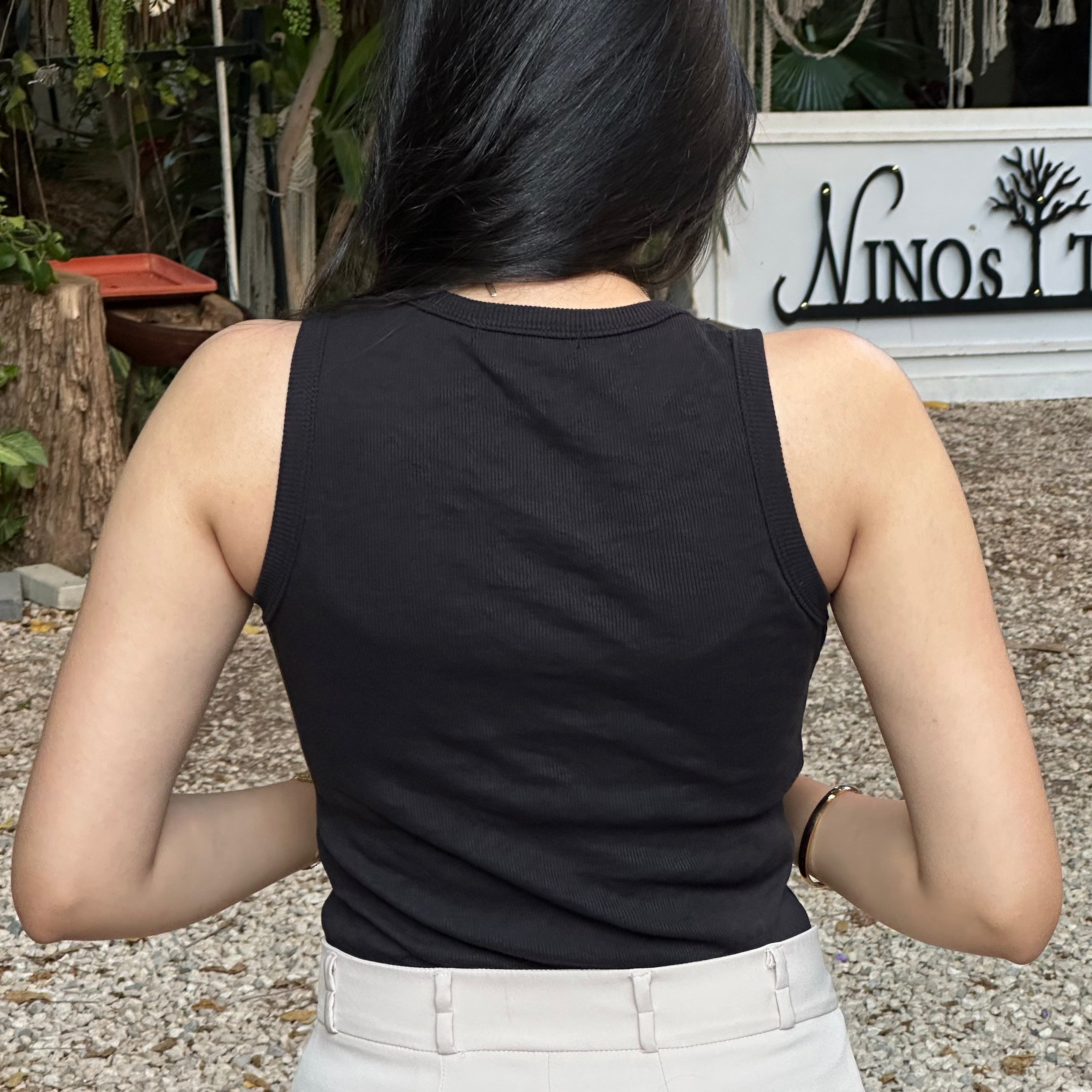 BLACK TANK TOP